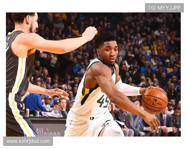 南京篮球队灵活性变革引发热议探索新战术与团队协作的未来发展