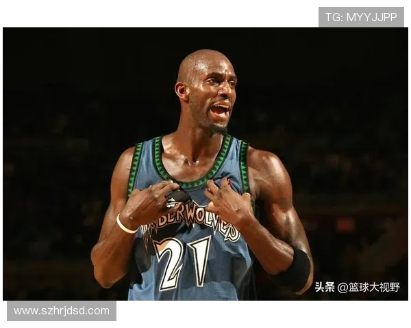 加内特与湖人对决精彩瞬间回顾,重温经典时刻与传奇对抗的巅峰之战 加内特与湖人对决精彩瞬间回顾,重温经典时刻与传奇对抗的巅峰之战