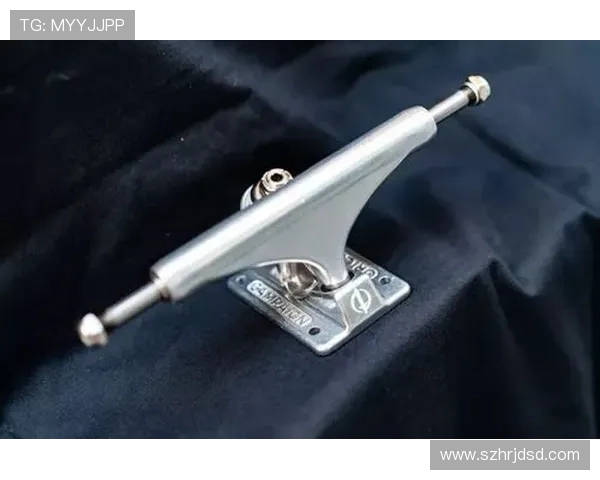 成都滑板队与南京滑板队赛后复盘分析比赛经验与策略总结